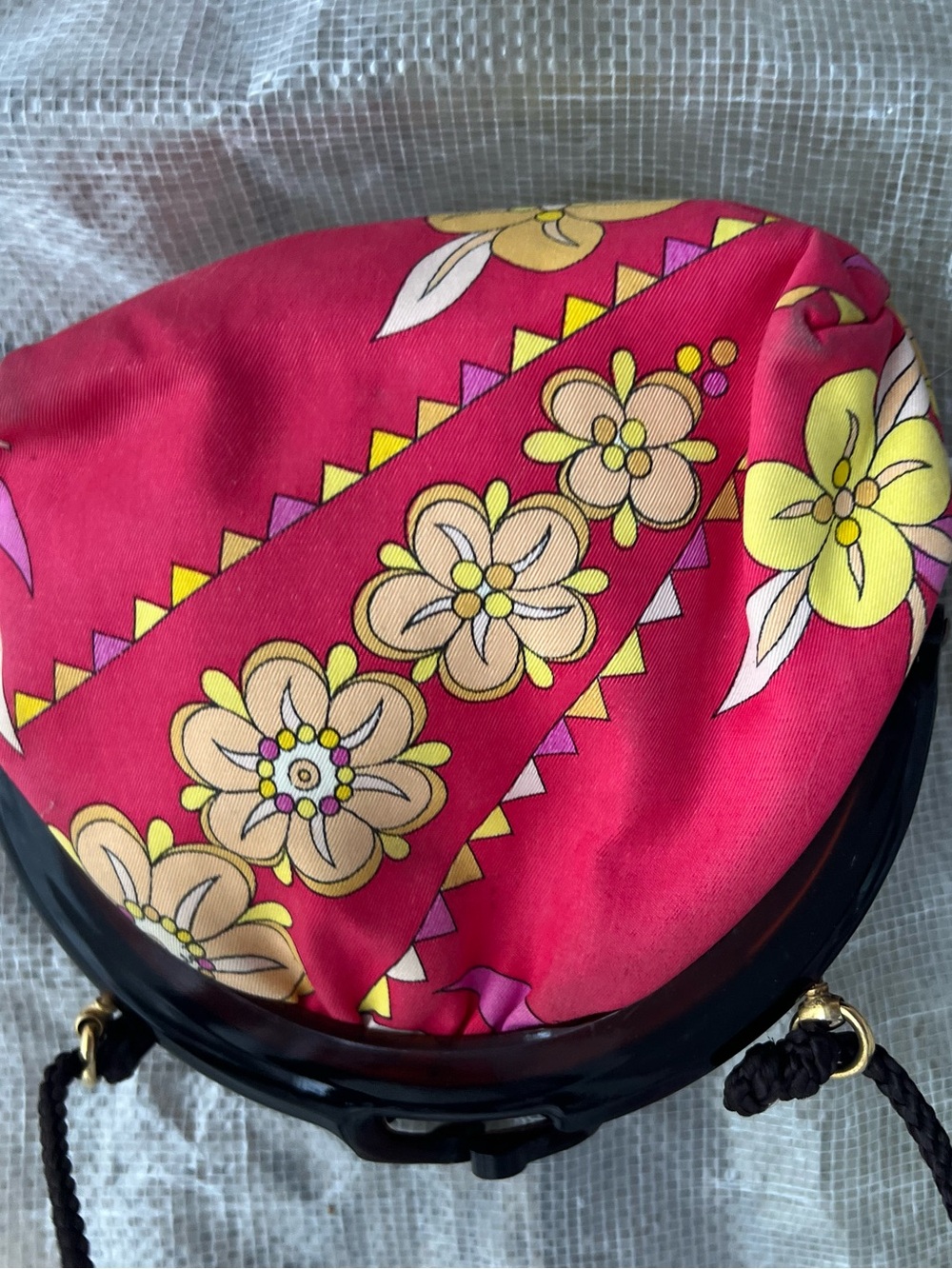 Emilio Pucci Red Floral Shoulder Bag with Black Trim - Picture 6 of 9